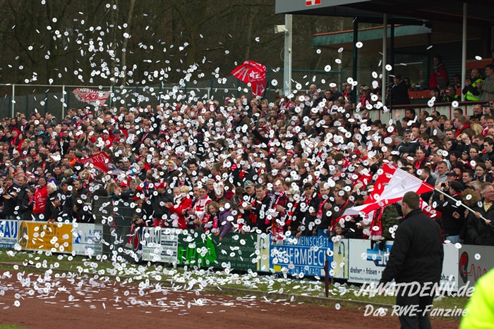 Die Rote Wand steht