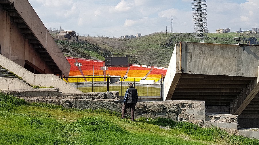 Wehmütiger Blick ins Stadion Hrasdan