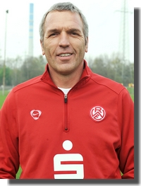 Trainer Ernst Middendorp